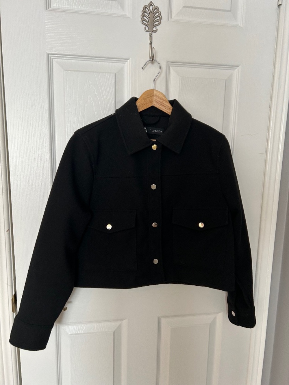 ZARA Cropped Black Button-Up Jacket (Sz M)